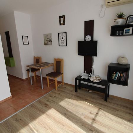 Menada Aheloy Apartments Luaran gambar