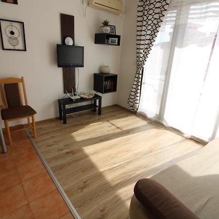 Menada Aheloy Apartments Luaran gambar