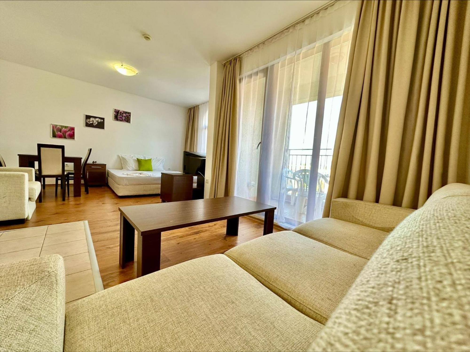 Menada Aheloy Apartments Bilik gambar