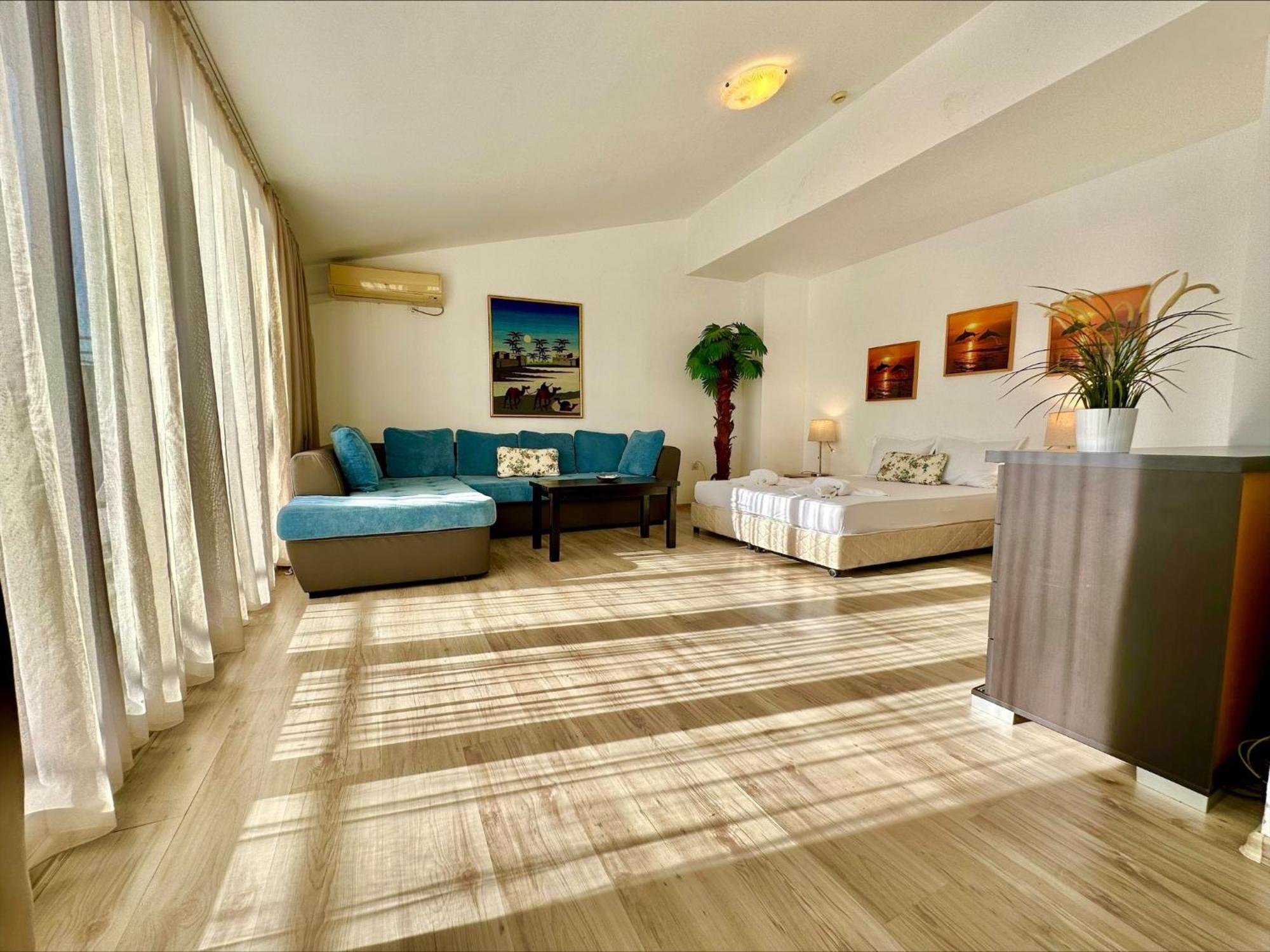 Menada Aheloy Apartments Bilik gambar