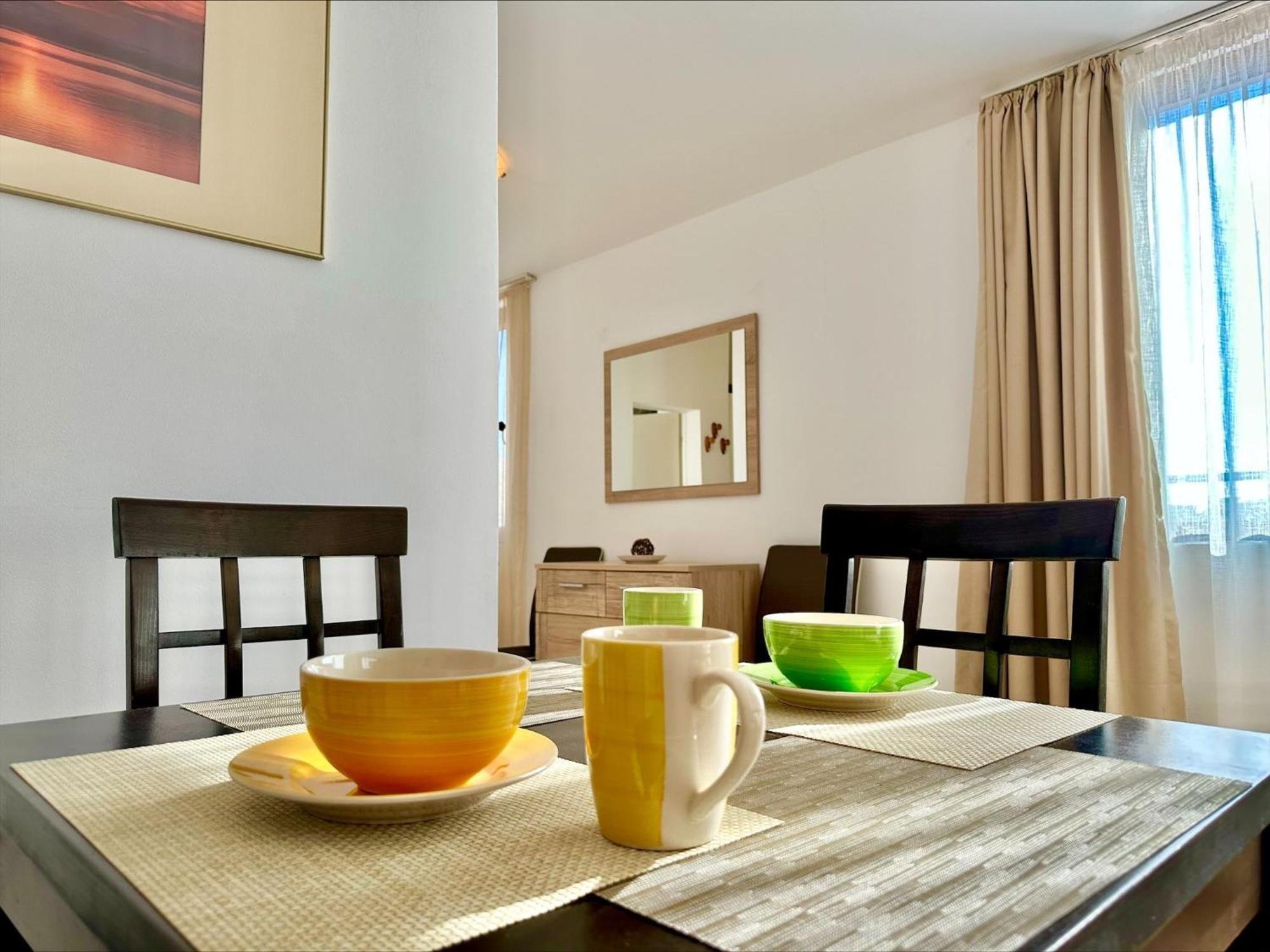 Menada Aheloy Apartments Bilik gambar