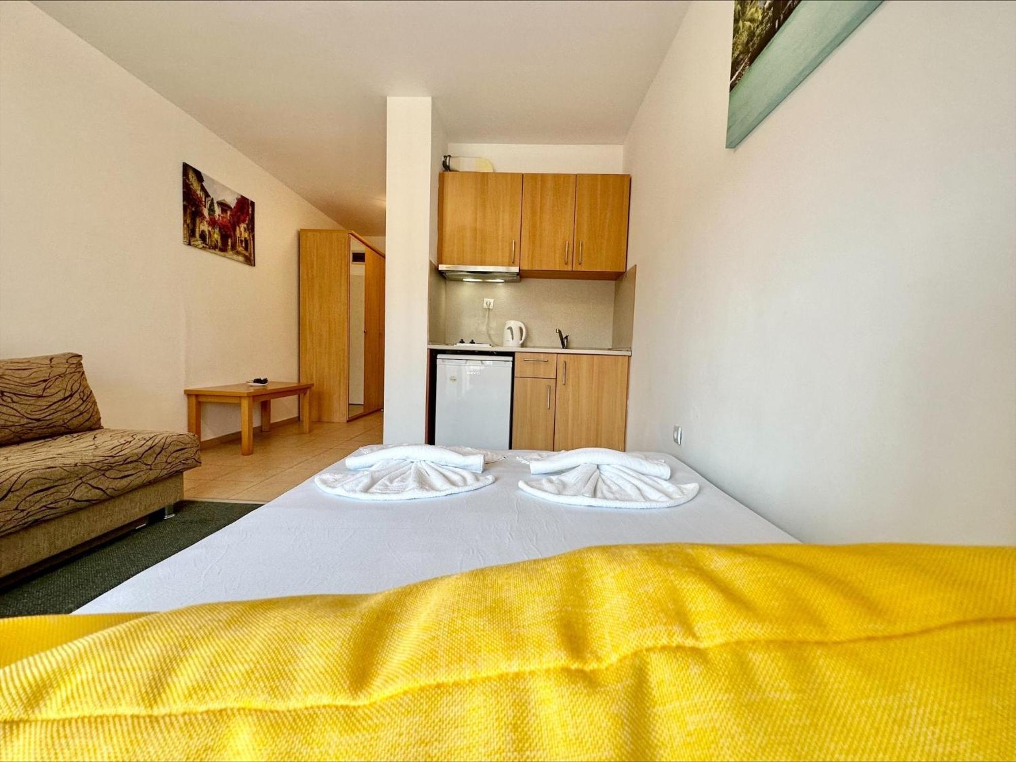 Menada Aheloy Apartments Bilik gambar