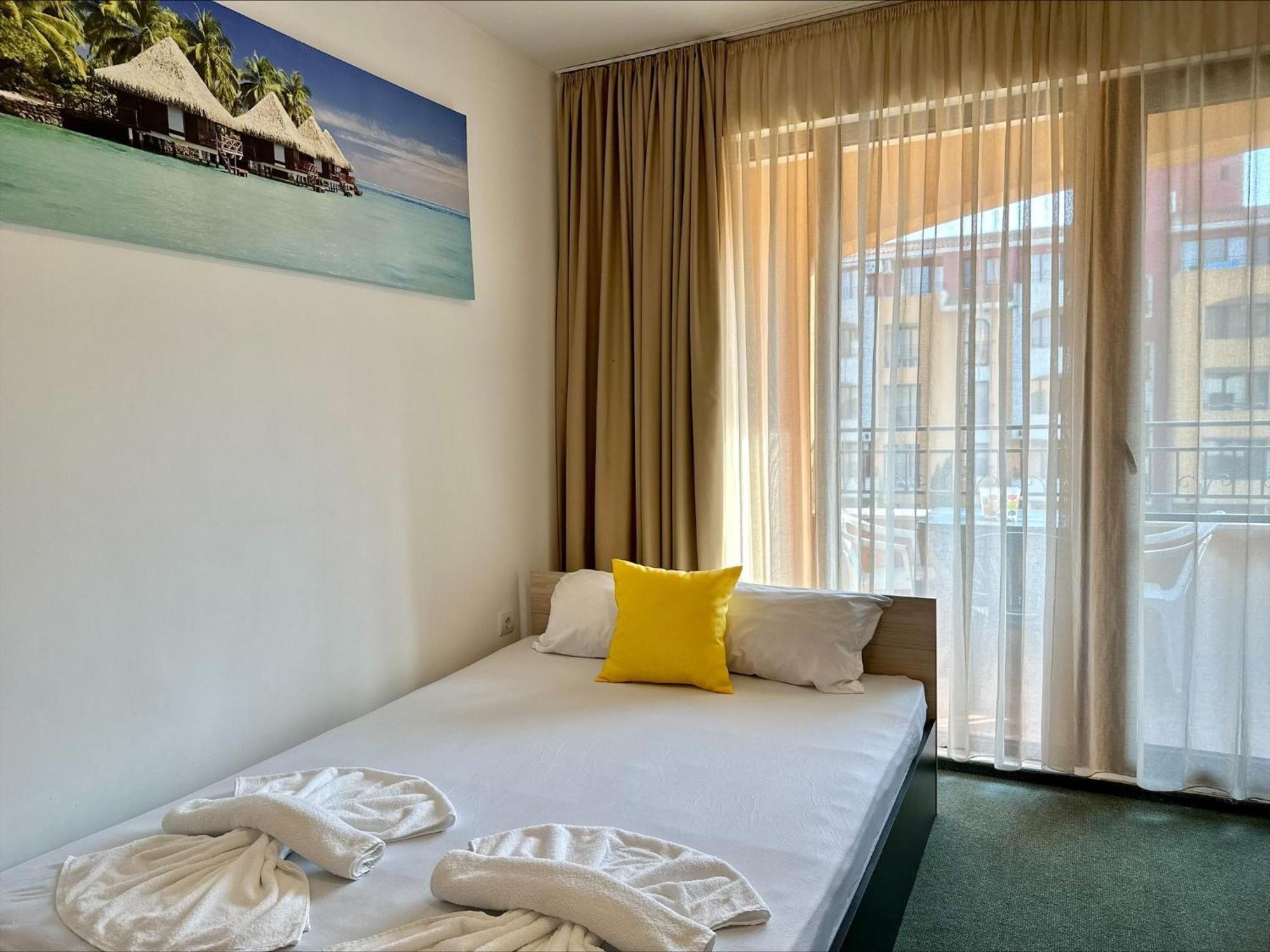 Menada Aheloy Apartments Bilik gambar