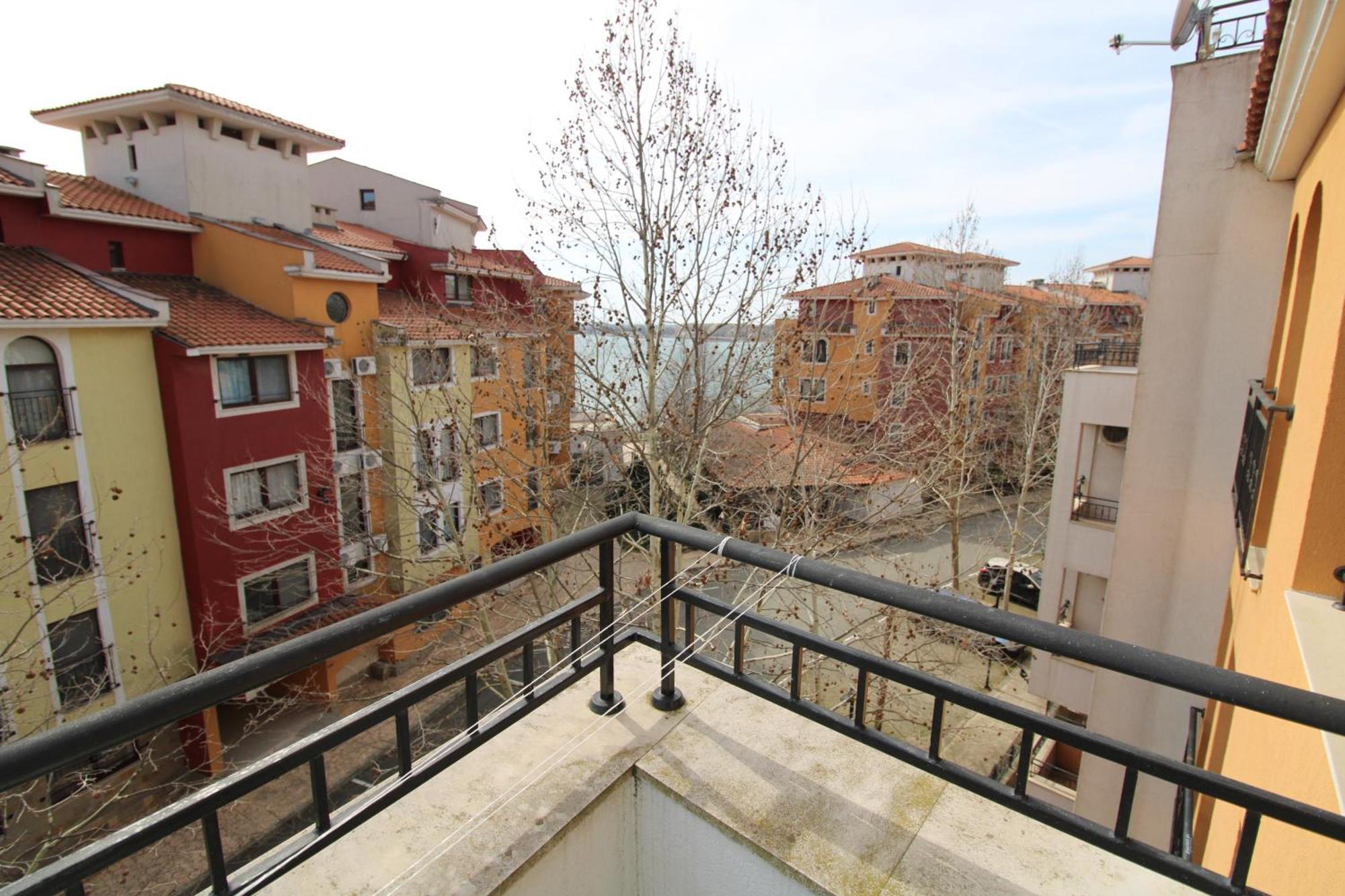 Menada Aheloy Apartments Luaran gambar